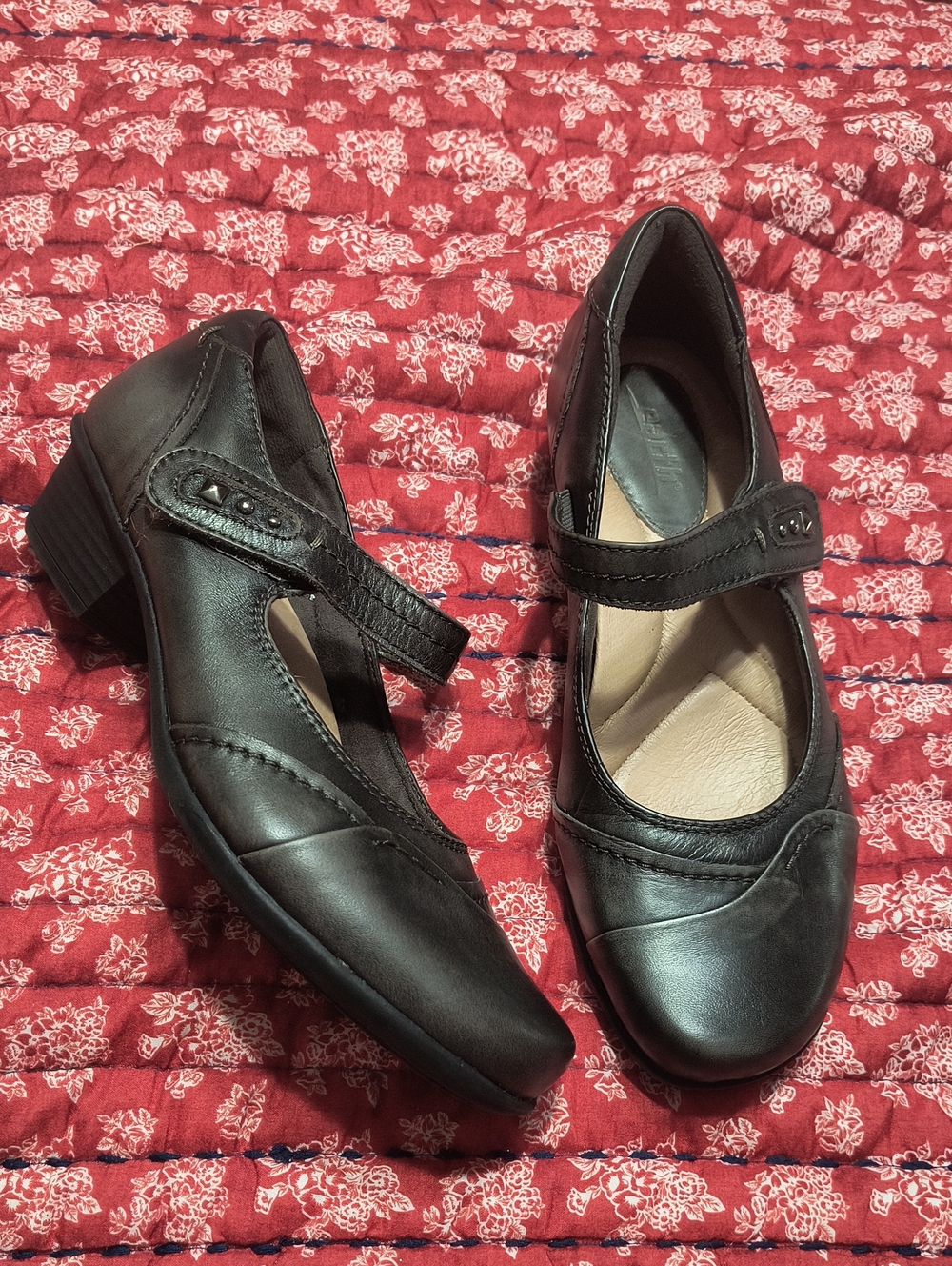Earth Shoe Clover Grey Like New Classic Black Mary Jane Low Block Heel Pumps